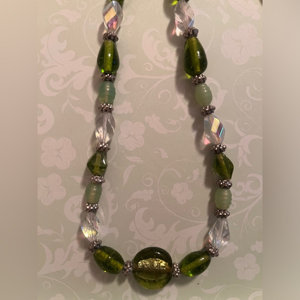 💚🍀HANDMADE Green on Green beaded Necklace & Bracelet set 💚🍀